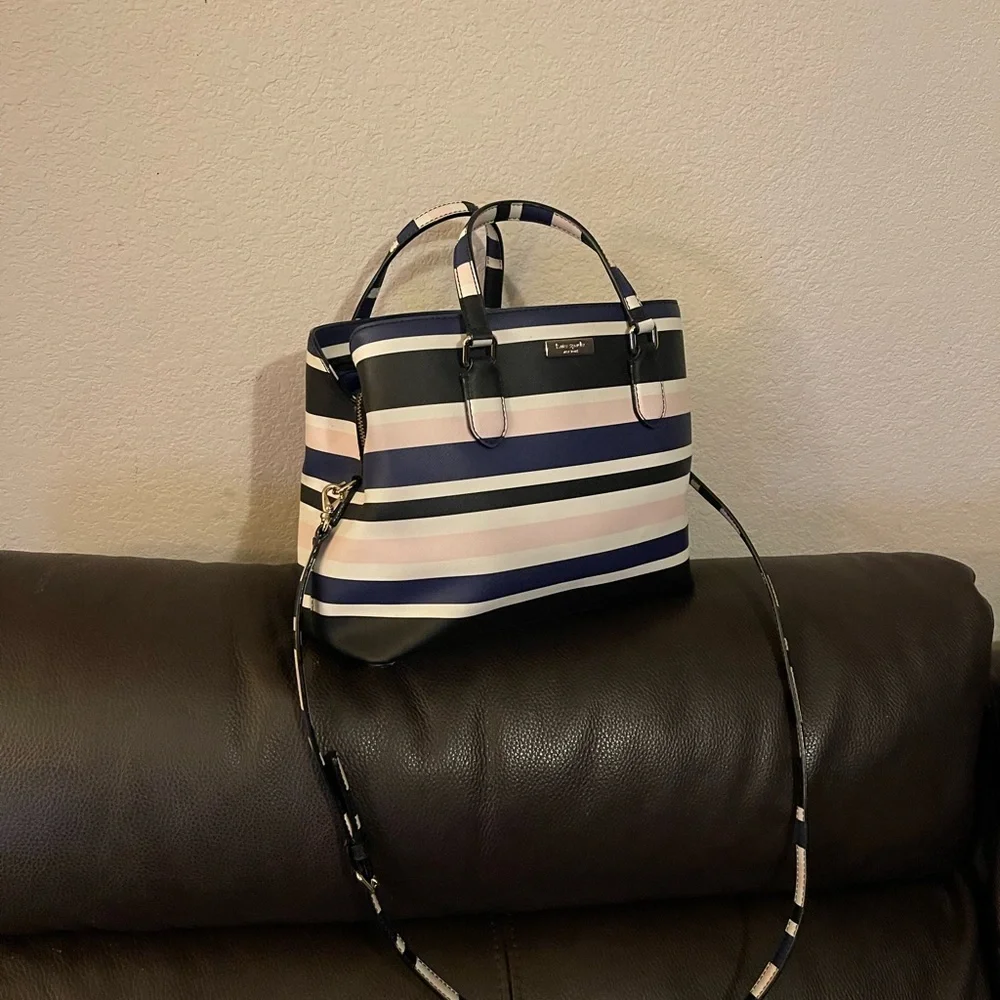 Kate Spade please check all picture of condition - Picture 8 of 17